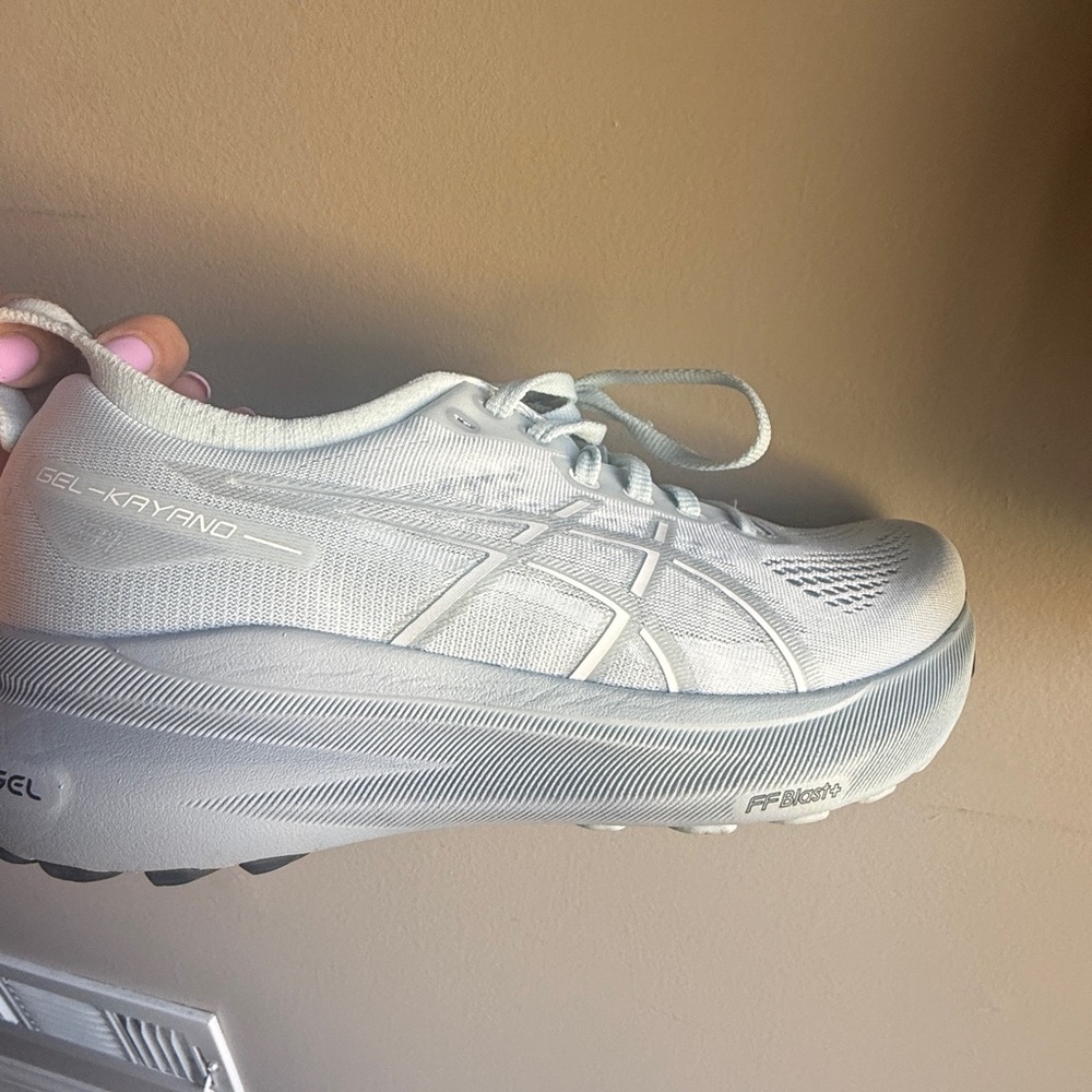 ASICS White Gel-Kayano 31 Lightweight Trainer